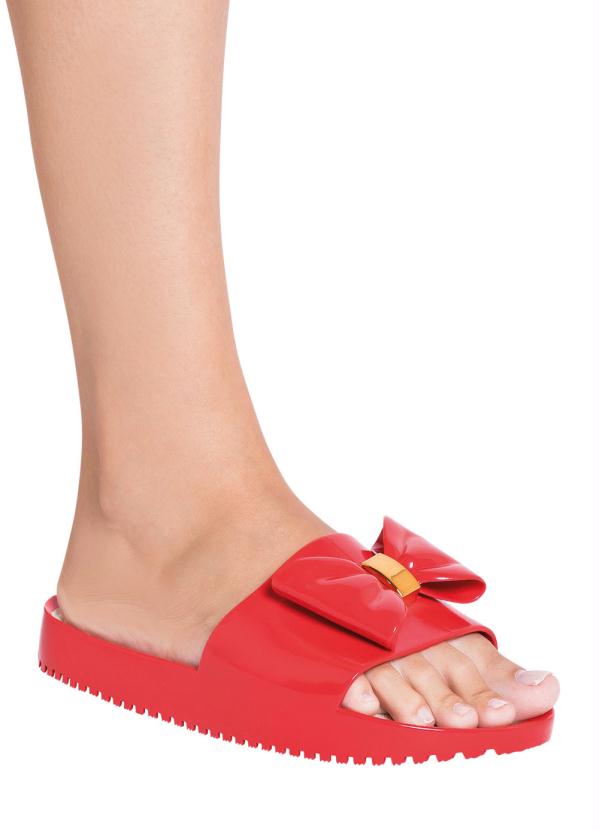 

Chinelo Vermelho com Laço Decorativo