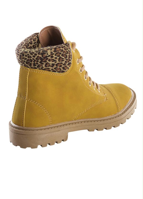 

Bota Amarela com Detalhe Animal Print, Amarelo