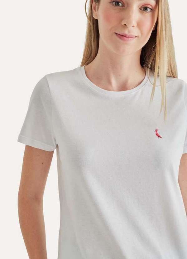 

Camiseta Feminina Brasa Pica-Pau Bordado Branco