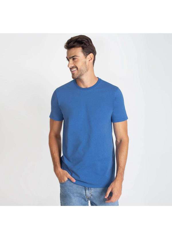 

Camiseta Reta Masculina Gola C Azul