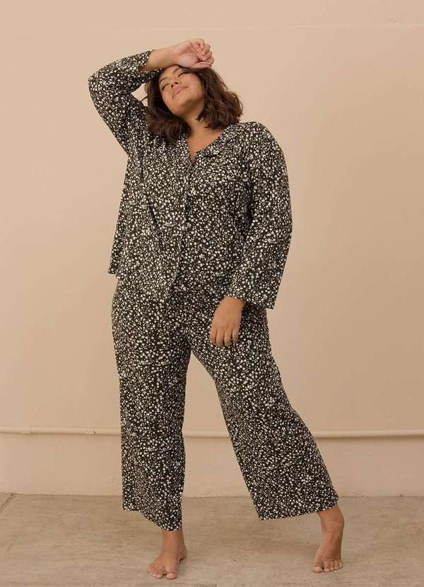 

Pijama Clássico Plus Size Preto- Preto