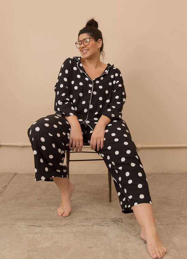 

Pijama Clássico Poá Plus Size Preto- Preto