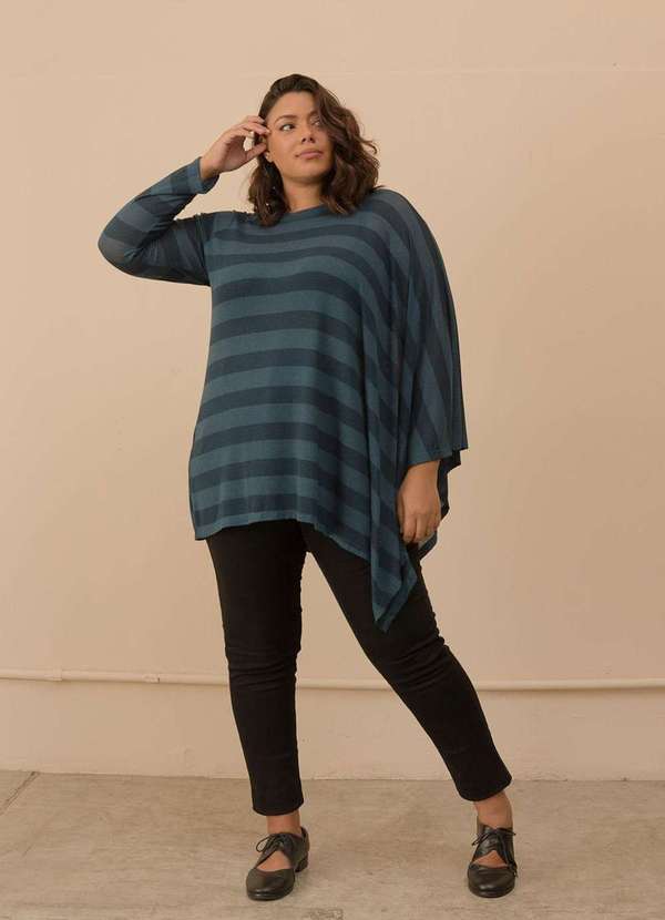 

Poncho Tecido Ultra Leve Plus Size Azul Petróleo-Ú