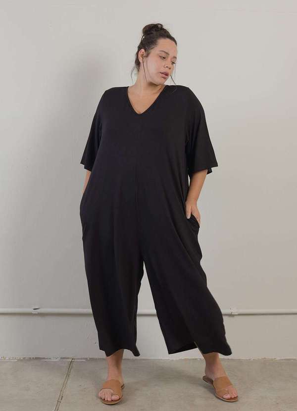 

Macacão Decote V com Tira Plus Size Preto-Exg Pret