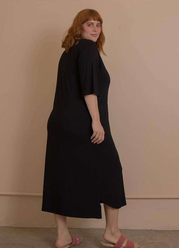 

Kaftan Lounge Plus Size Preto Preto