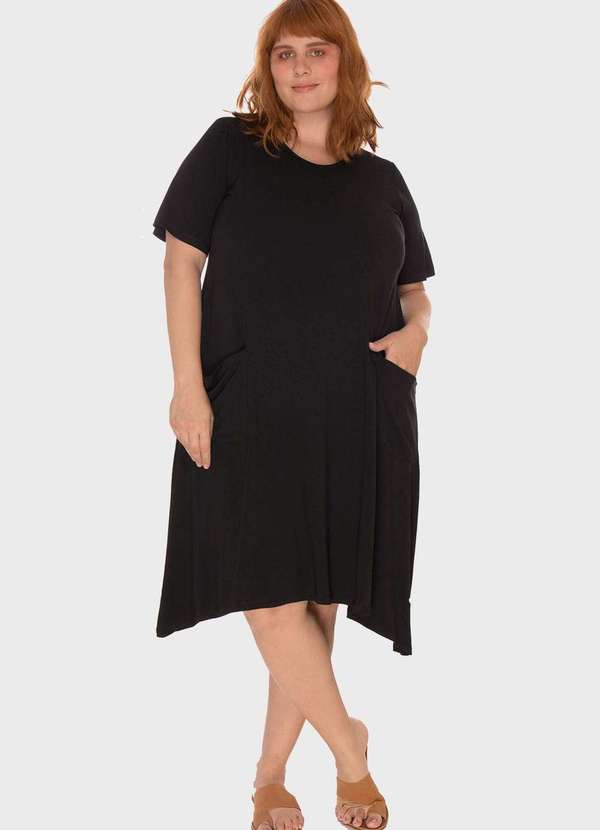 

Vestido Evasê com Bolsos Plus Size Preto Preto