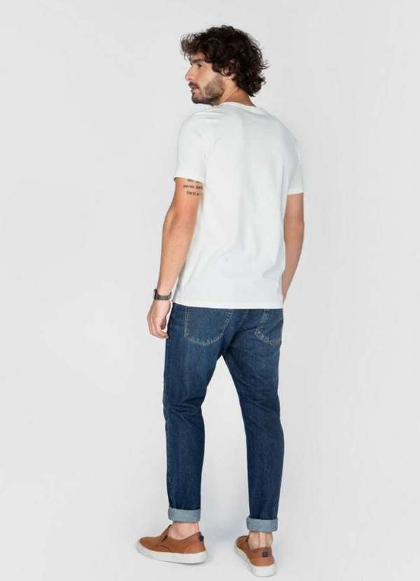 

T-Shirt Estampa Frontal Off White Branco