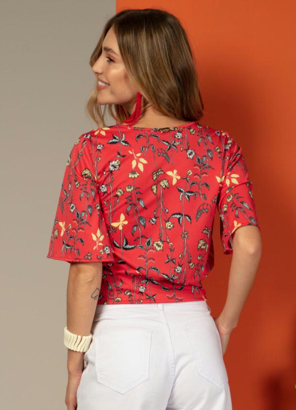 

Blusa com Amarração na Barra Floral Vermelho