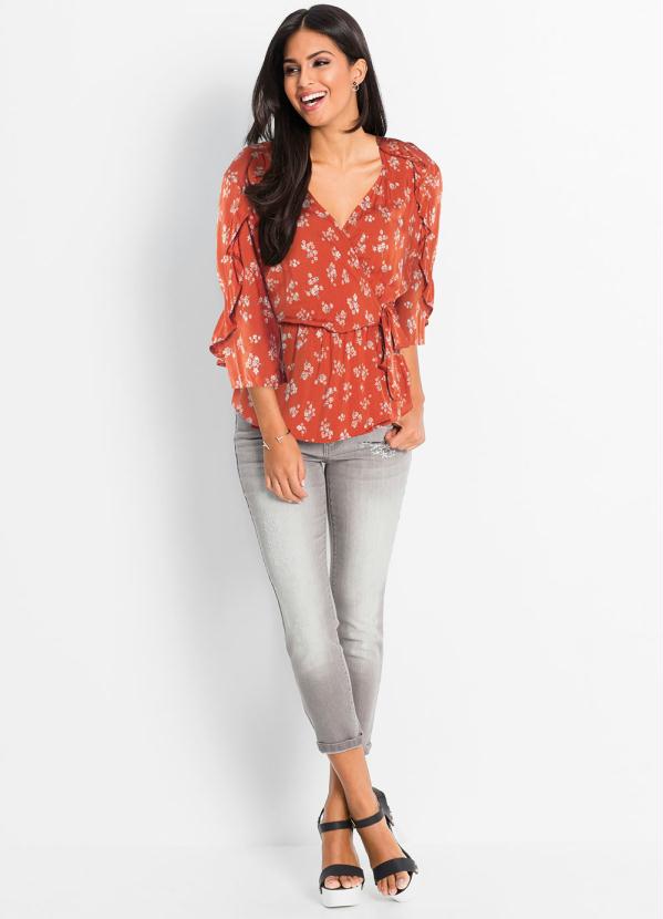 

Blusa com Babadinhos nos Ombros Floral Vermelho