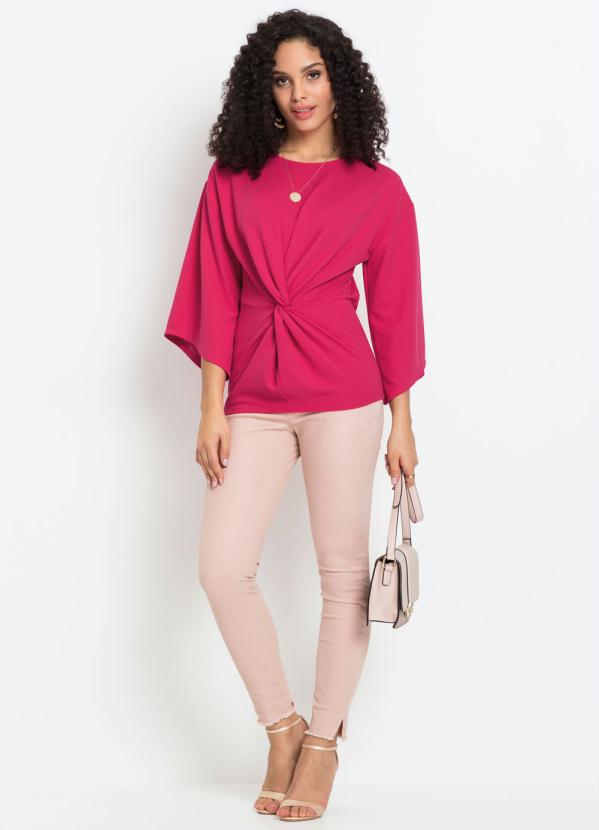 

Blusa em Crepe com Nó Frontal Pink, Rosa