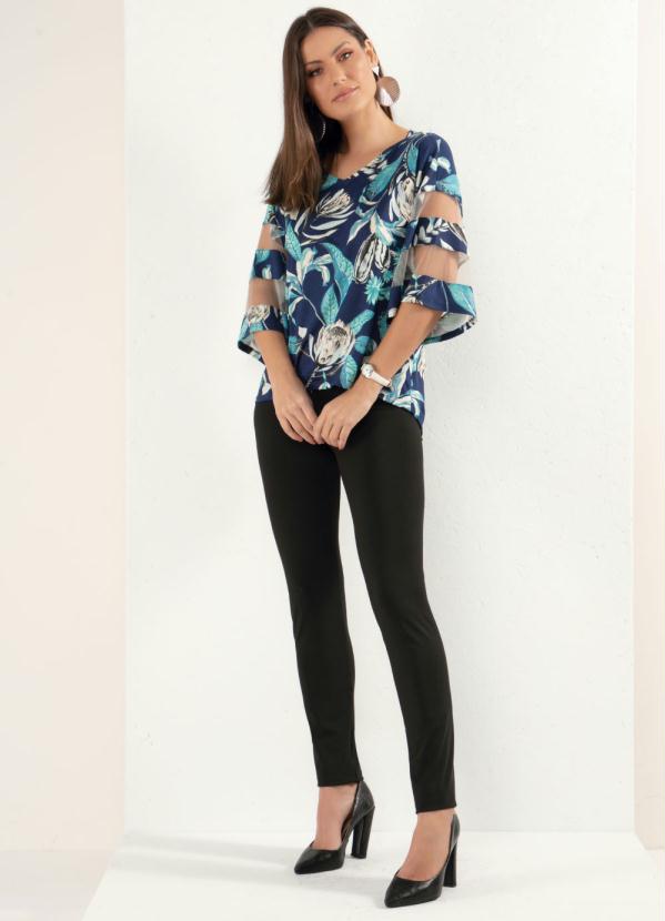 

Blusa Floral Azul com Detalhes em Tule