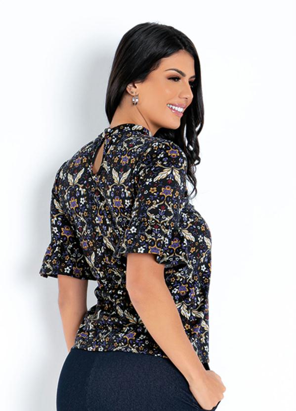 

Blusa Floral com Gola e Babado Moda Evangélica, Preto