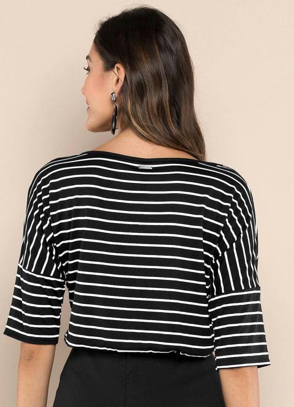 

Blusa Listrada Preto