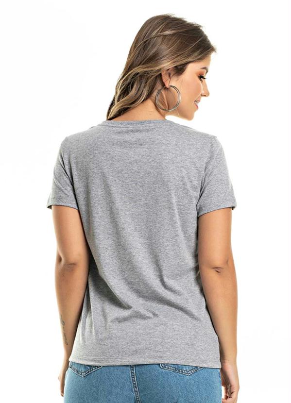 

Blusa Básica com Decote V Cinza