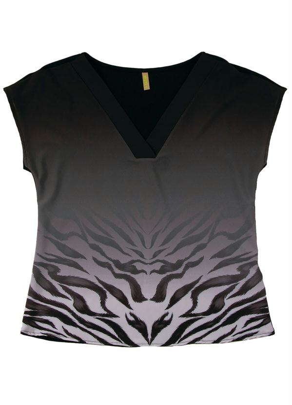 

Blusa com Estampa Animal Print Preto