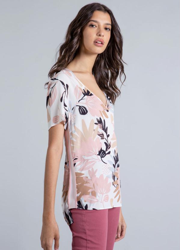 

Blusa Decote V Estampada Rosa