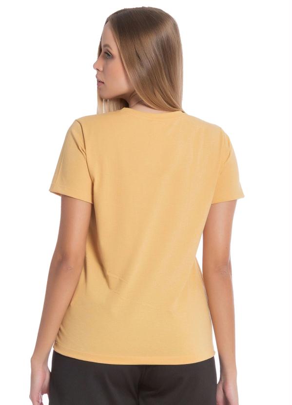 

Blusa Feminina com Coração Amarelo