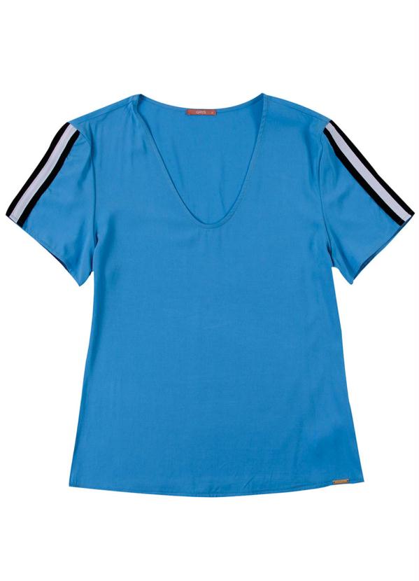 

Blusa Manga Curta com Detalhe Azul