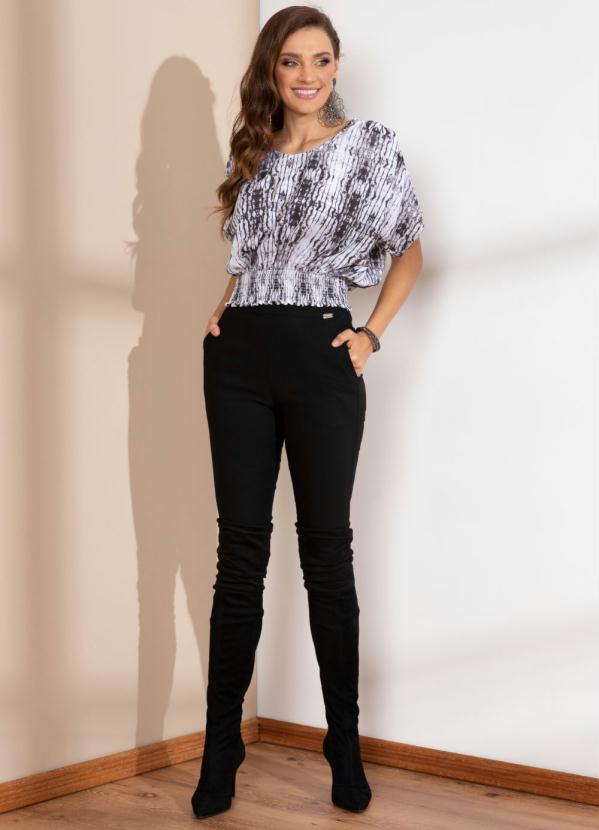 

Blusa Tie Dye Preto com Barra Franzida