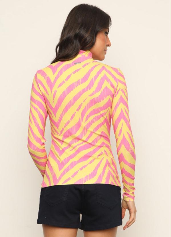 

Blusa Estampada Rosa Neon