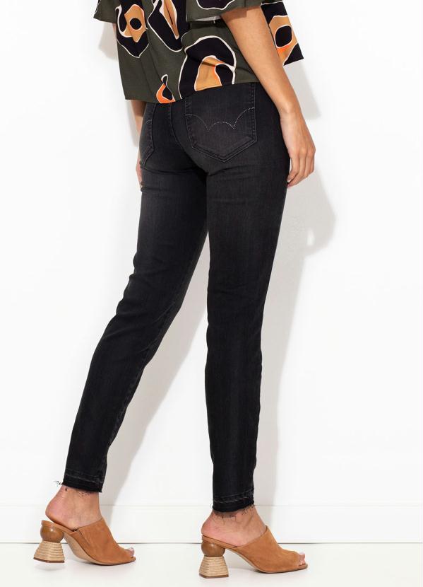 

Calça Jeans Chloe Cigarrete Preta, Preto