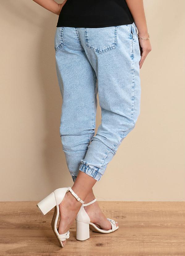 

Calça Jogger Jeans Claro Cintura Alta com Bolsos, Azul