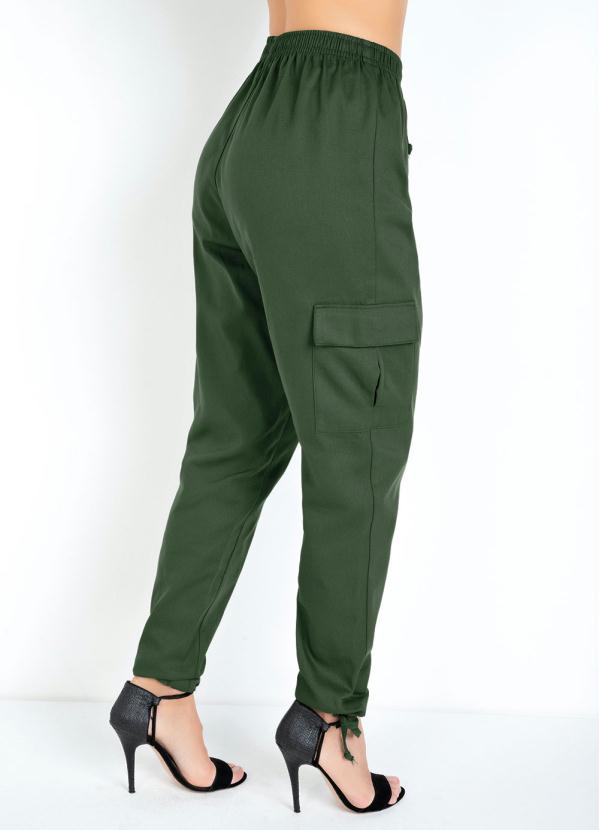 

Calça com Bolsos Laterais e Amarrações Verde