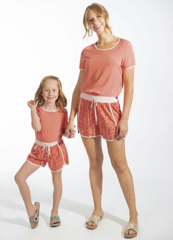 

Conjunto Feminino com T-Shirt em Short Laranja