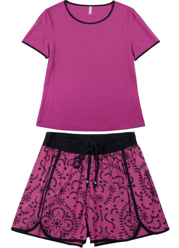 

Conjunto Feminino com T-Shirt em Short Roxo