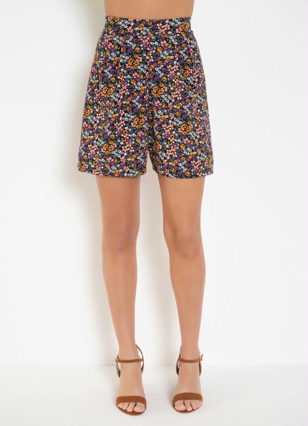 

Short Evasê Floral Preta com Pregas, Preto