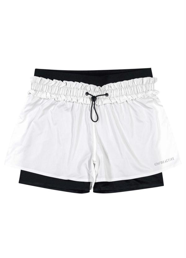 

Shorts Branco Tradicional com Aplique