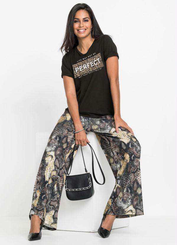 

T-Shirt com Estampa Frontal Animal Print Preta, Preto