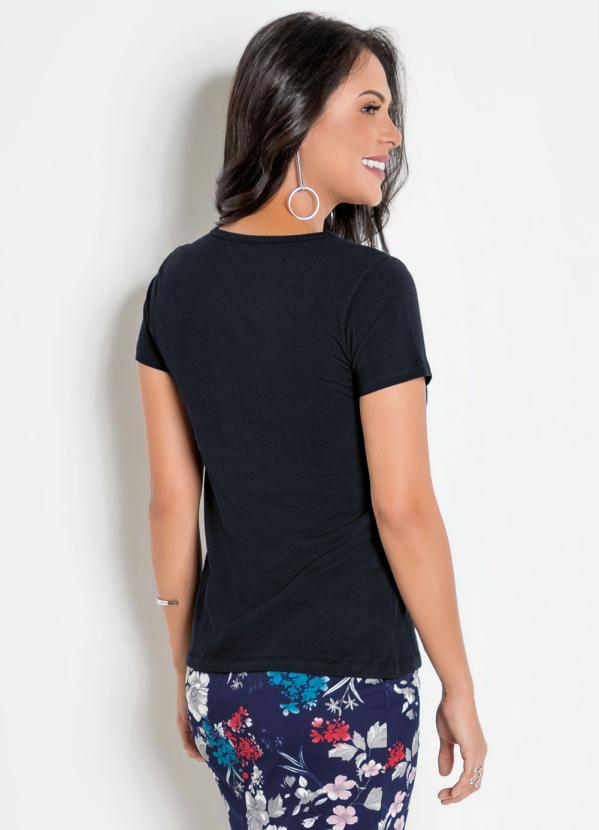 

T-Shirt Feminina Preta com Estampa Frontal, Preto