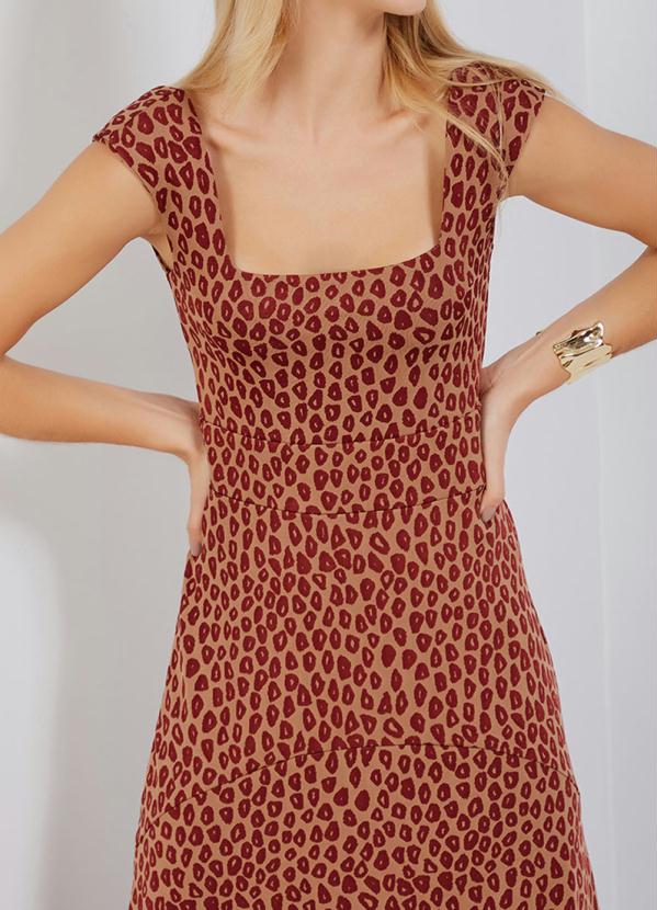 

Vestido Jacquard Midi Estampa Onça Marrom