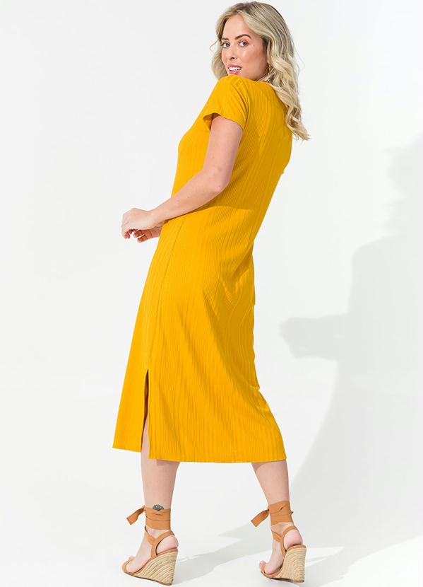 

Vestido Feminino Midi Básico Amarelo