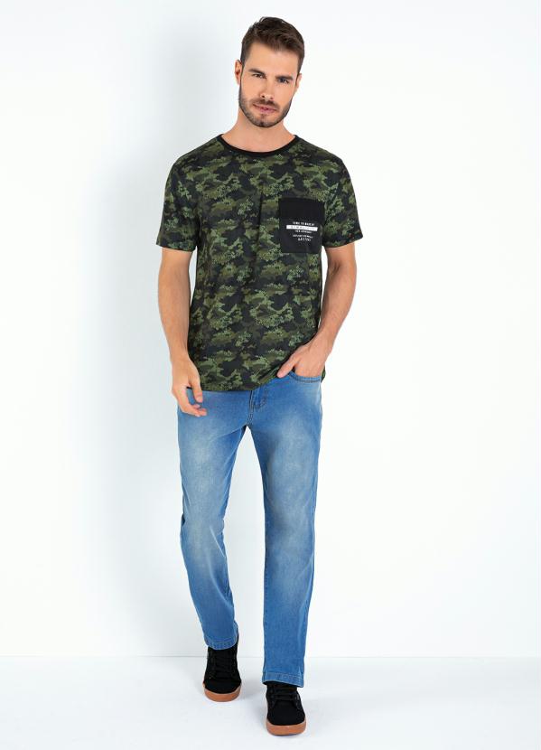 

Camiseta Camuflada Verde com Bolso