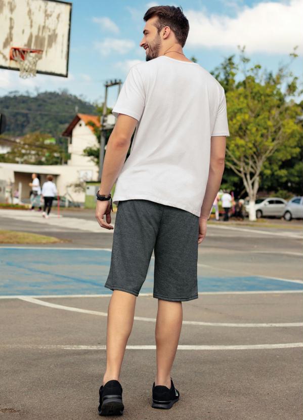 

Camiseta com Bolso e Estampa Divertida Branca, Branco