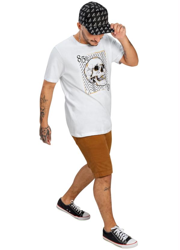 

Camiseta Estampada com Bordado Branco