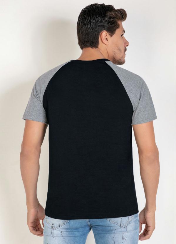 

Camiseta Preta e Mescla com Bolso, Preto