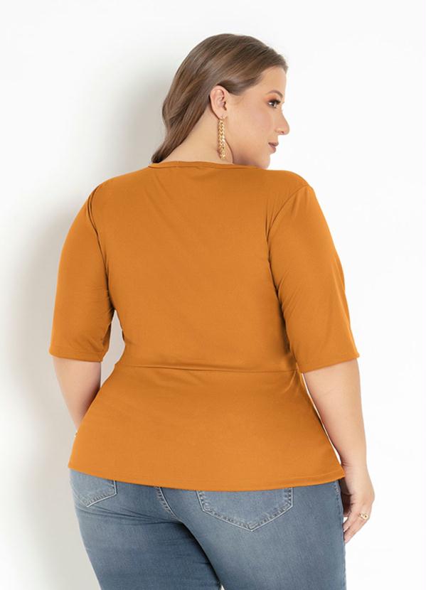 

Blusa Caramelo Peplum Mangas 3/4 Plus Size, Marrom