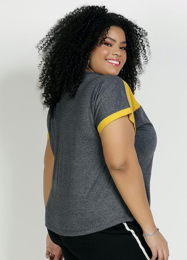 

Blusa Chumbo e Amarela com Recortes Plus Size, Cinza