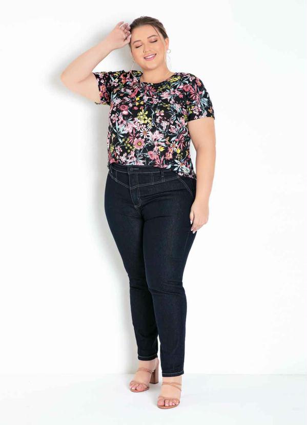 

Blusa Floral com Gota nas Costas Plus Size, Preto