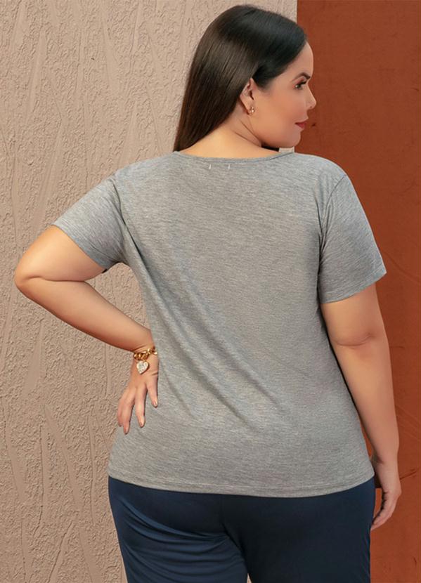 

Blusa Mescla com Franzido na Frente Plus Size, Cinza