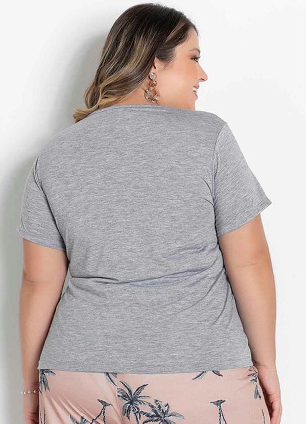 

Blusa Mescla com Gota no Decote Plus Size, Cinza