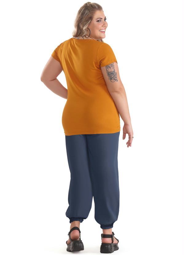 

Blusa Plus Size Básica Mostarda, Amarelo