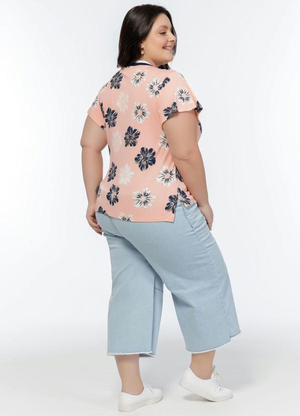 

Blusa Plus Size Floral Coral com Decote V, Laranja