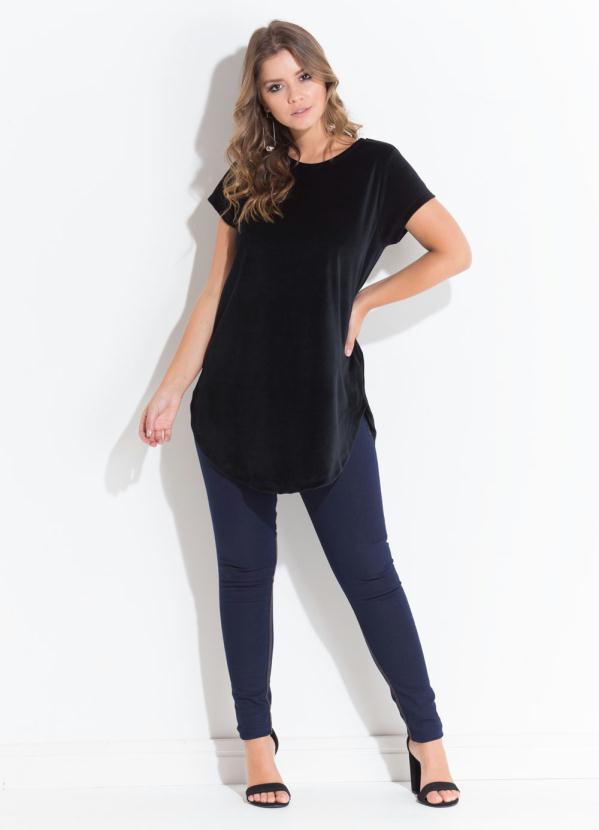 

Blusa Preta com Barra Arredondada Quintess, Preto