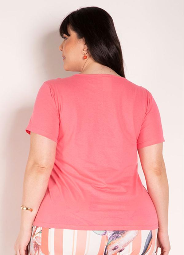 

Blusa Rosa com Estampa na Frente Plus Size