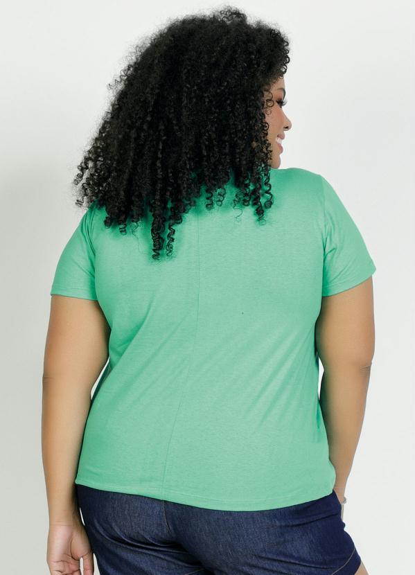 

Blusa Verde com Estampa no Decote Plus Size