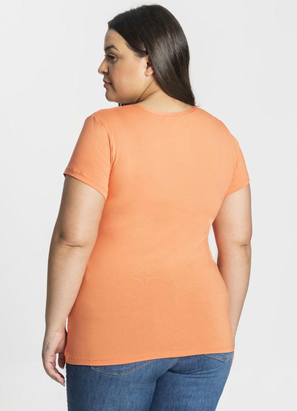 

Blusa Viscotorcion Básica Plus Laranja